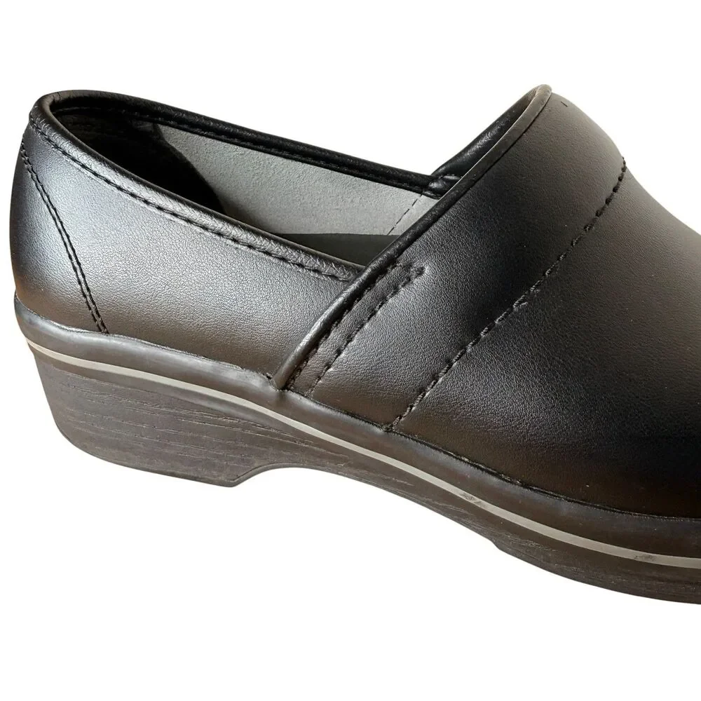 Dansko Women’s Professional Clogs Size 9.5 (EU 40) Black Leather Nursing